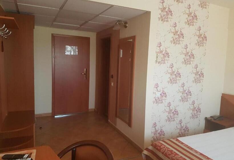 בית מלון כפרי Transit