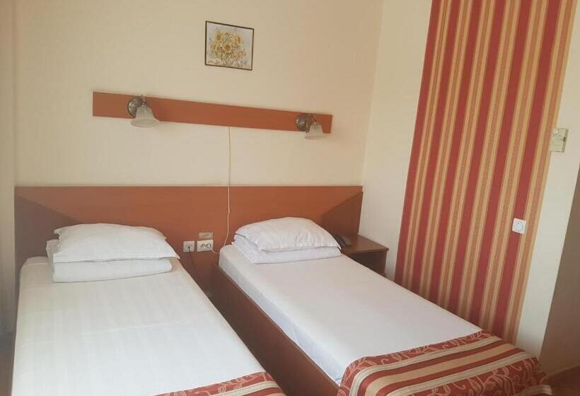 בית מלון כפרי Transit