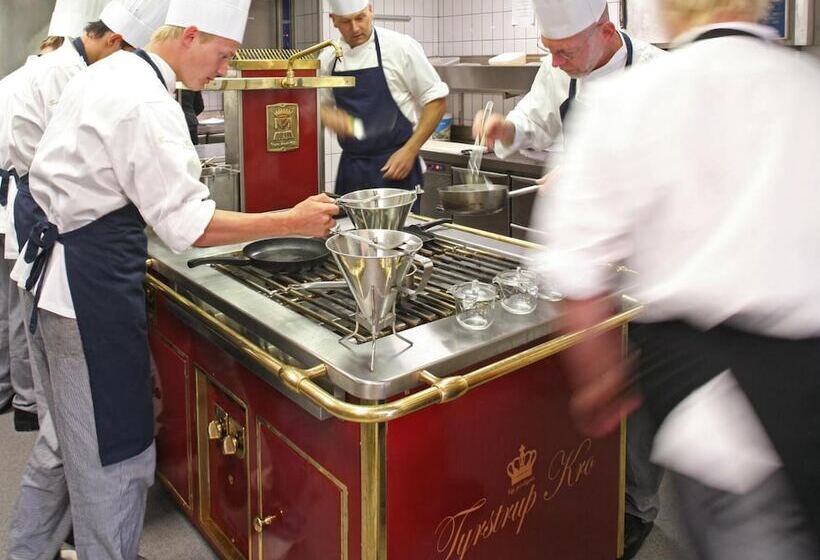 בית מלון כפרי Tyrstrup Kro