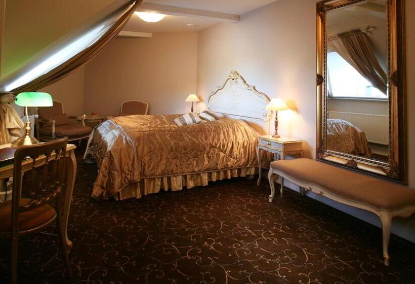 בית מלון כפרי Tyrstrup Kro