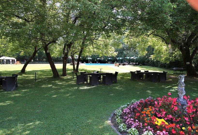 ホテル Villa Luppis