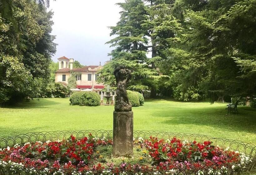 ホテル Villa Luppis