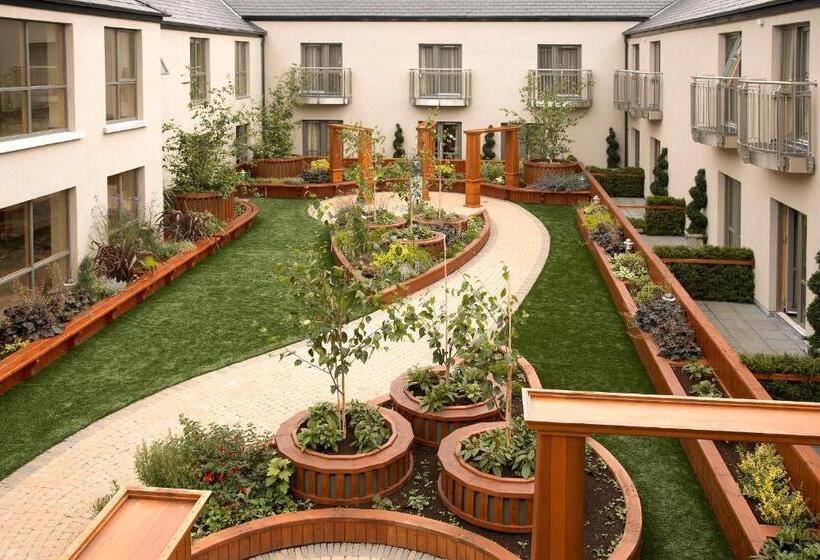 Westport Plaza Hotel, Spa & Leisure