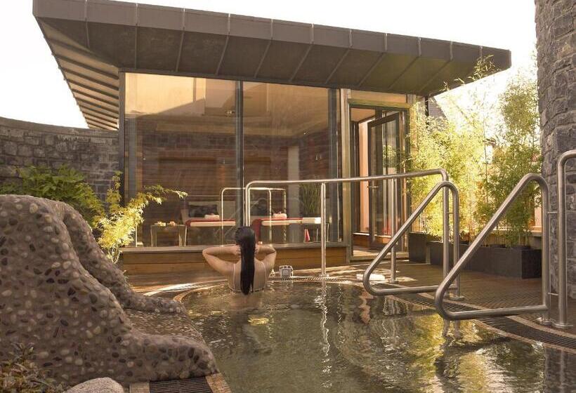 Westport Plaza Hotel, Spa & Leisure