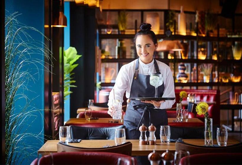 Westport Plaza Hotel, Spa & Leisure