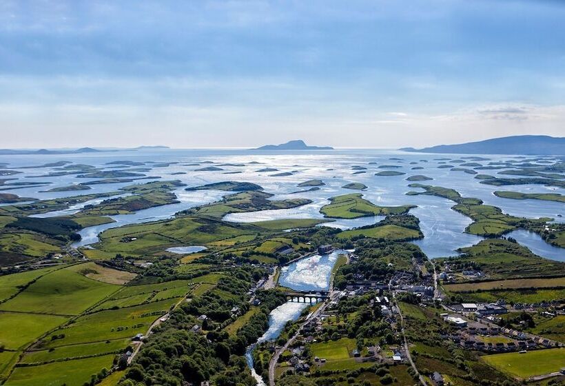 Westport Plaza Hotel, Spa & Leisure