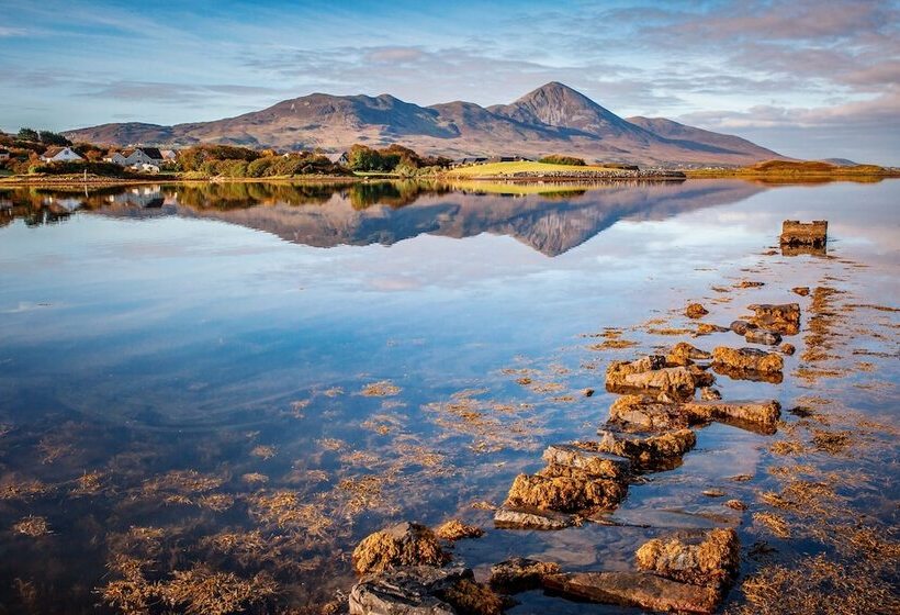 Westport Plaza Hotel, Spa & Leisure