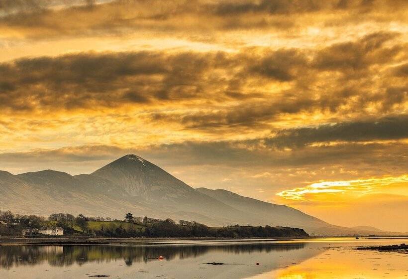 Westport Plaza Hotel, Spa & Leisure