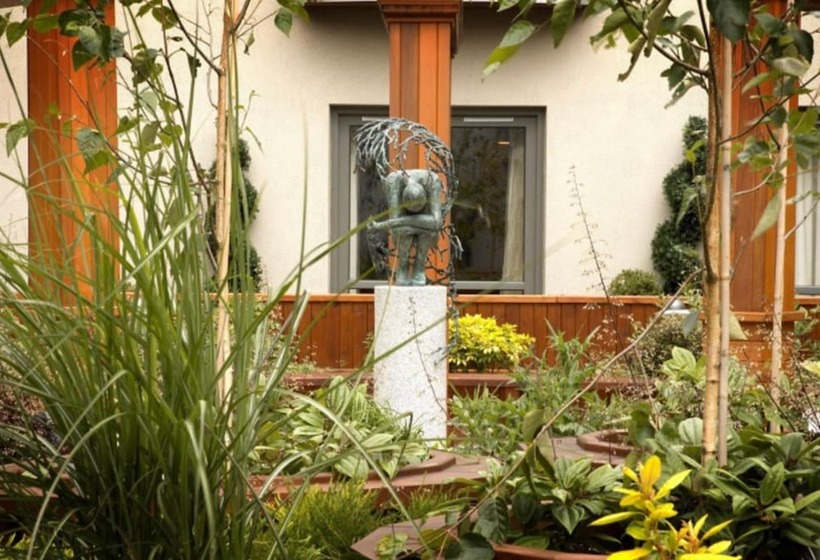 Westport Plaza Hotel, Spa & Leisure