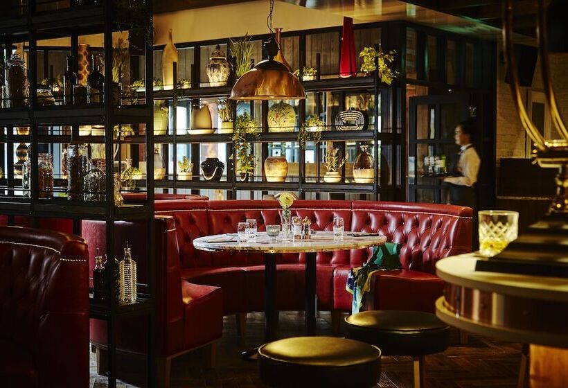 Westport Plaza Hotel, Spa & Leisure