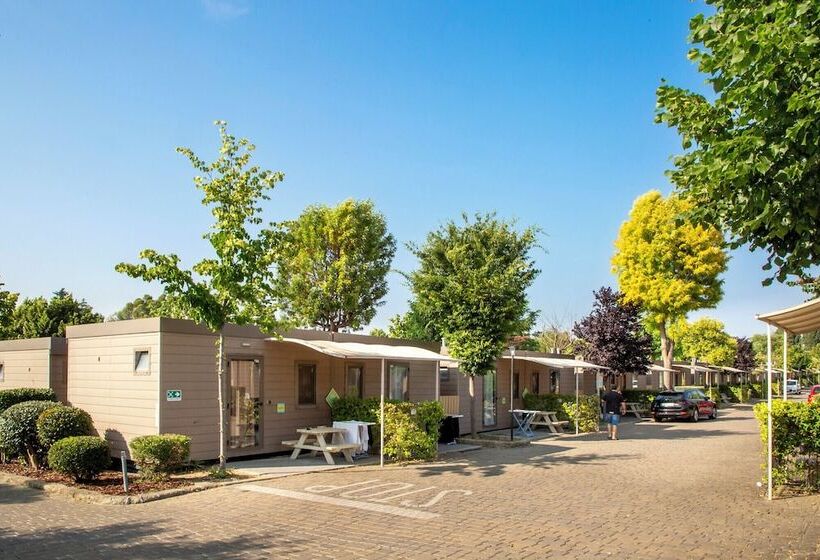 Hu Roma Camping In Town