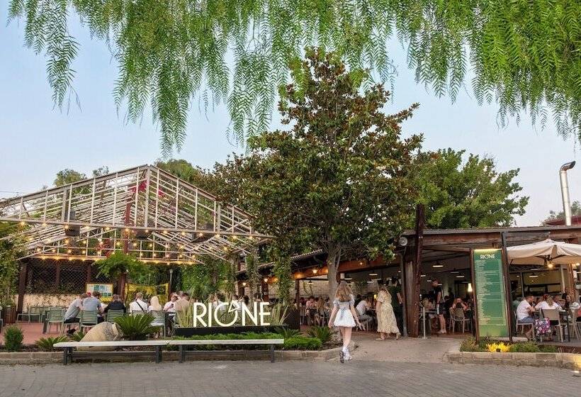 Hu Roma Camping In Town