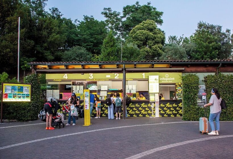 Hu Roma Camping In Town