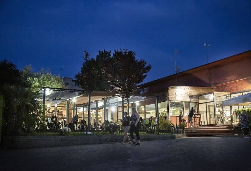 Hu Roma Camping In Town