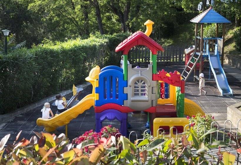 Hu Roma Camping In Town