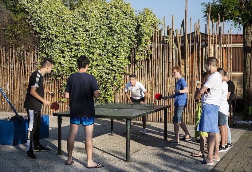 Hu Roma Camping In Town