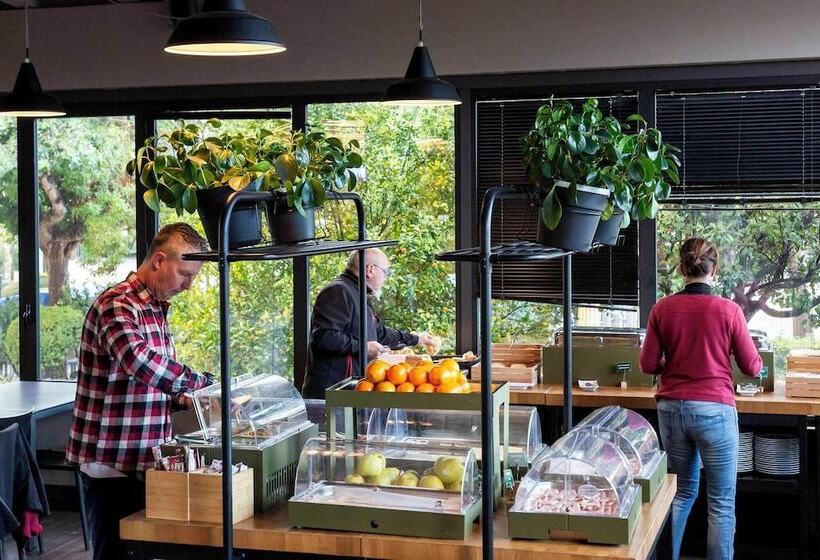 Hu Roma Camping In Town