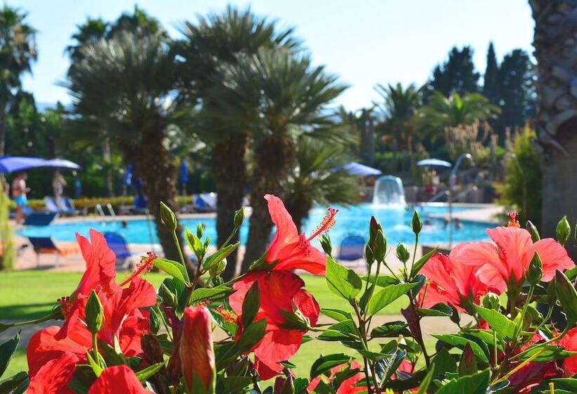 Lantana Resort Hotel&apartments