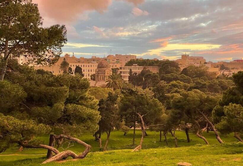 هاستل Centre Point, Malta S Most Central
