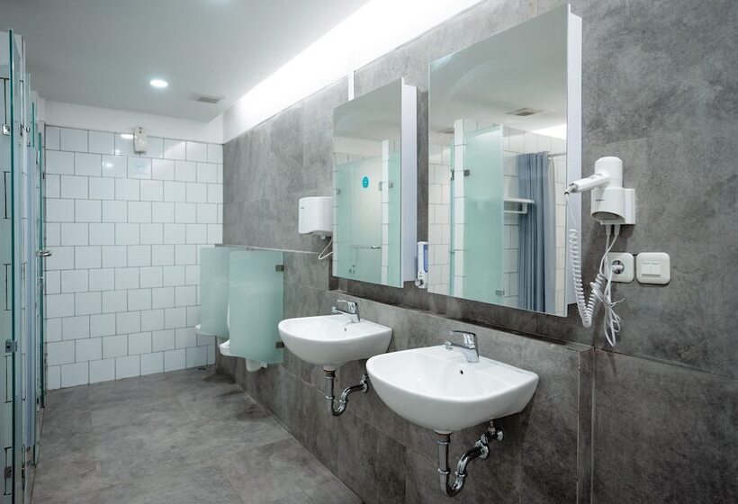 هاستل Bobopod Kota Lama, Semarang