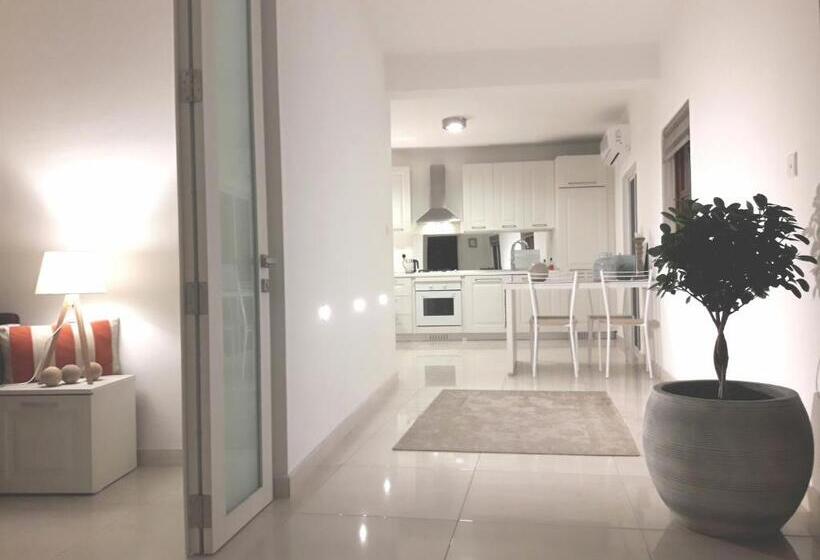 هاستل Centre Point, Malta S Most Central