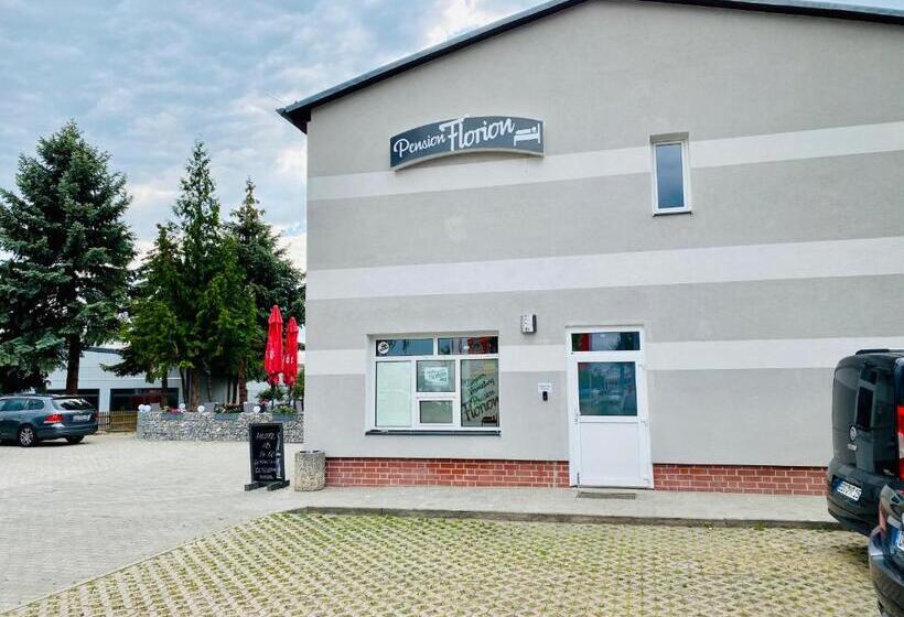 הוסטל Pension Florion