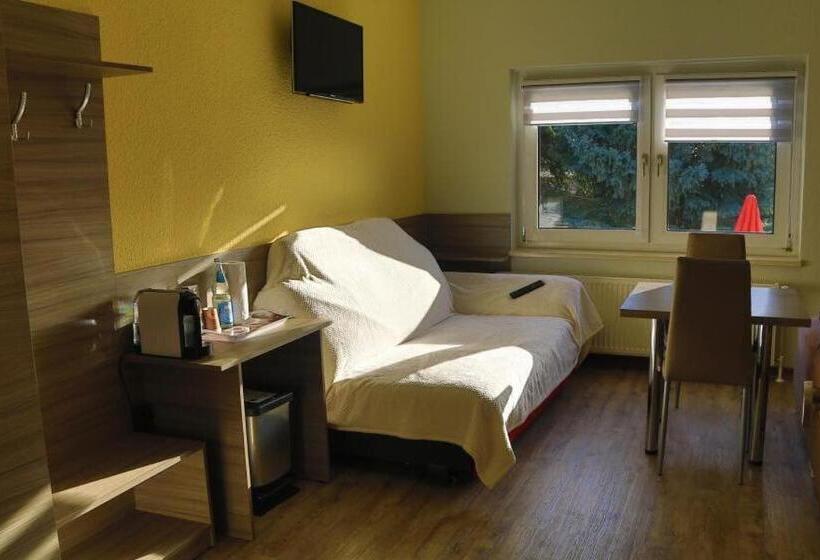 הוסטל Pension Florion