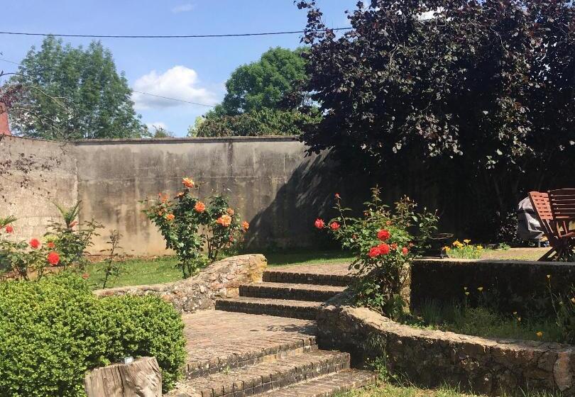 Bed and Breakfast Augustodun Home