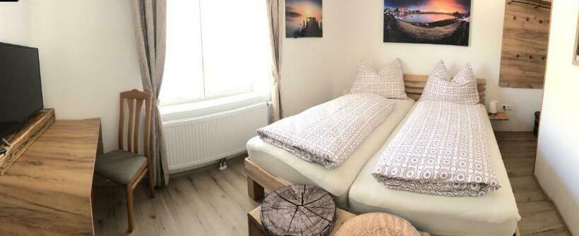 مبيت وإفطار Bike Pension Knausz