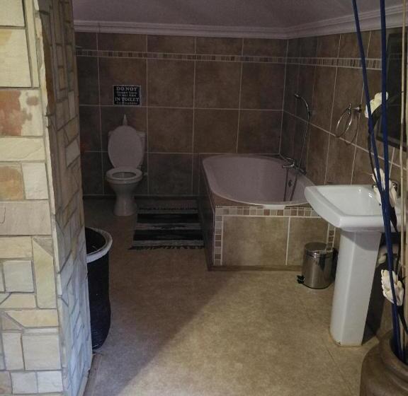 مبيت وإفطار Bougain Villa Guesthouse