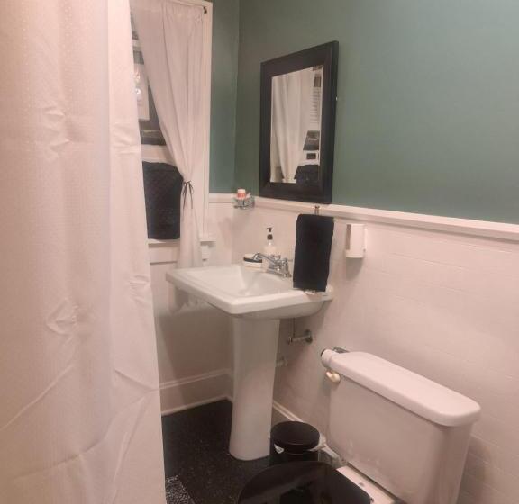 Bed and Breakfast Harriott House: The Winter Room