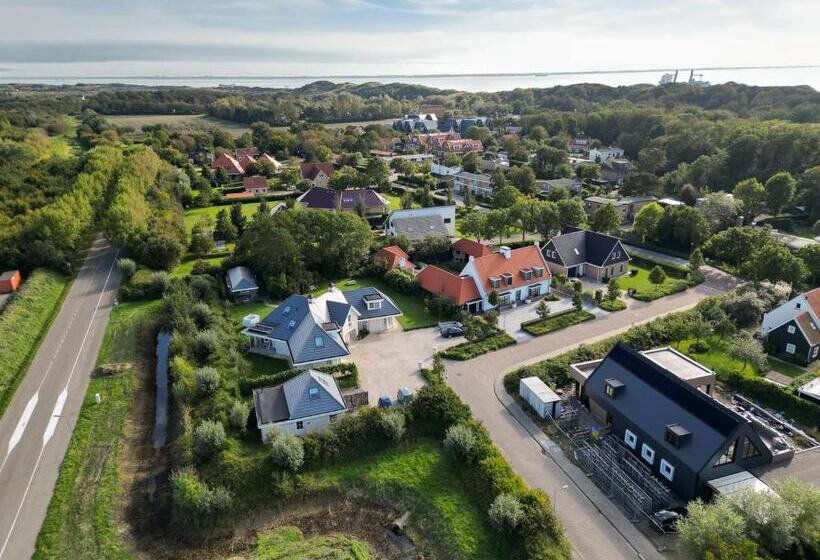 ベッドアンドブレックファースト Luxe Prive Kamer   Studio In Villa Aan Zee, Dishoek, Vernieuwd