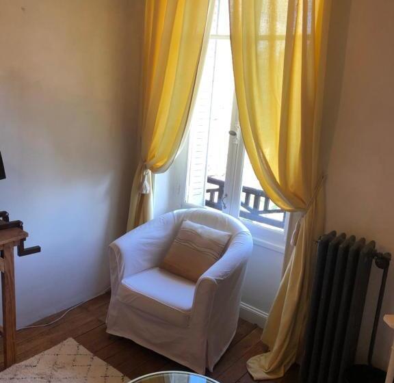 مبيت وإفطار Maison De La Comtesse