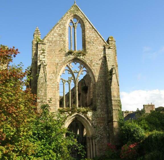 تختخواب و صبحانه Maison D’hôtes Kergiquel