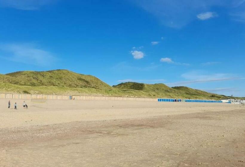 ベッドアンドブレックファースト Luxe Prive Kamer   Studio In Villa Aan Zee, Dishoek, Vernieuwd