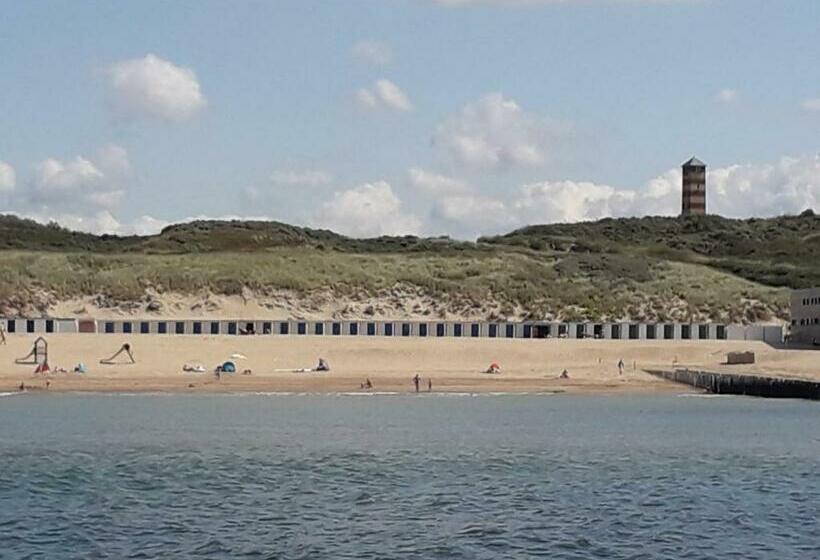 ベッドアンドブレックファースト Luxe Prive Kamer   Studio In Villa Aan Zee, Dishoek, Vernieuwd