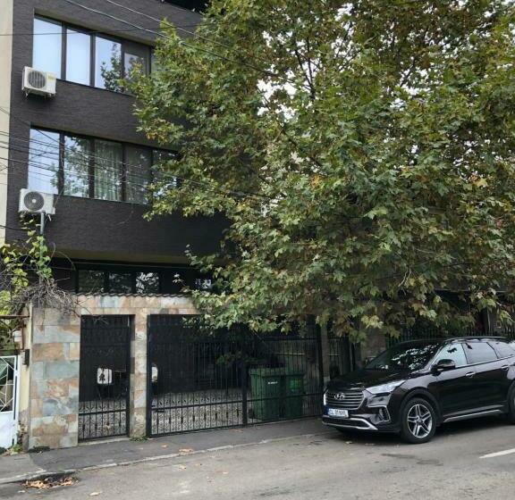 تختخواب و صبحانه Studio