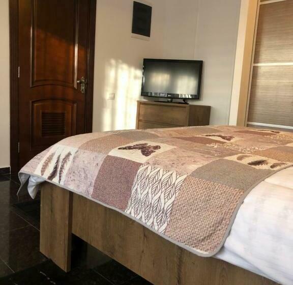 تختخواب و صبحانه Studio