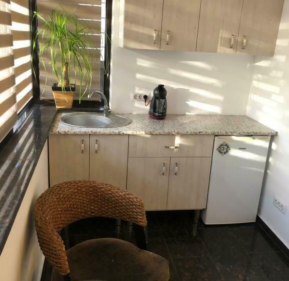 تختخواب و صبحانه Studio