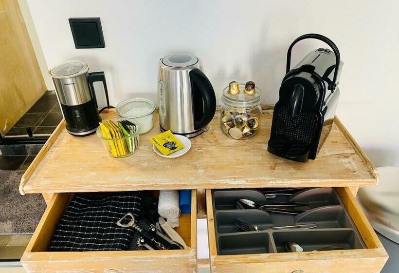 مبيت وإفطار Private Studio With Free Car Parking