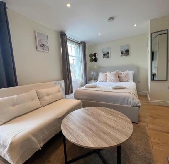 Gloucester Place   Baker Street