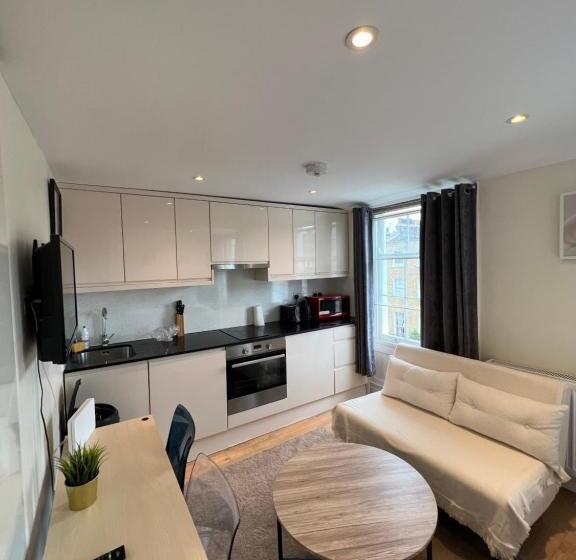 Gloucester Place   Baker Street