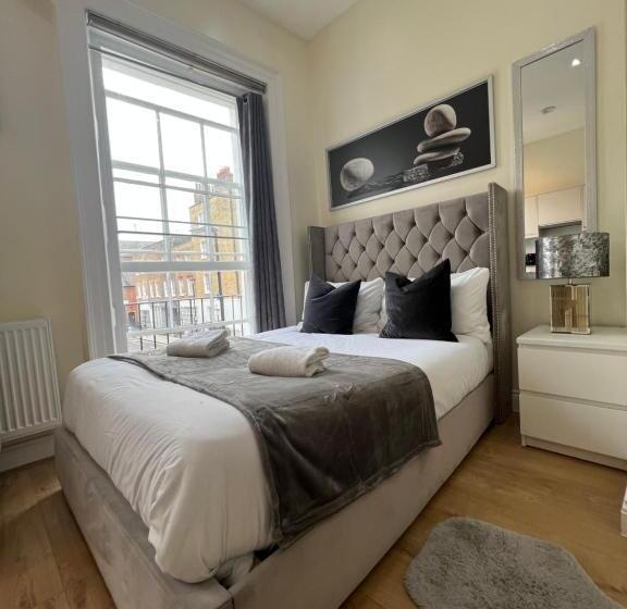 Gloucester Place   Baker Street