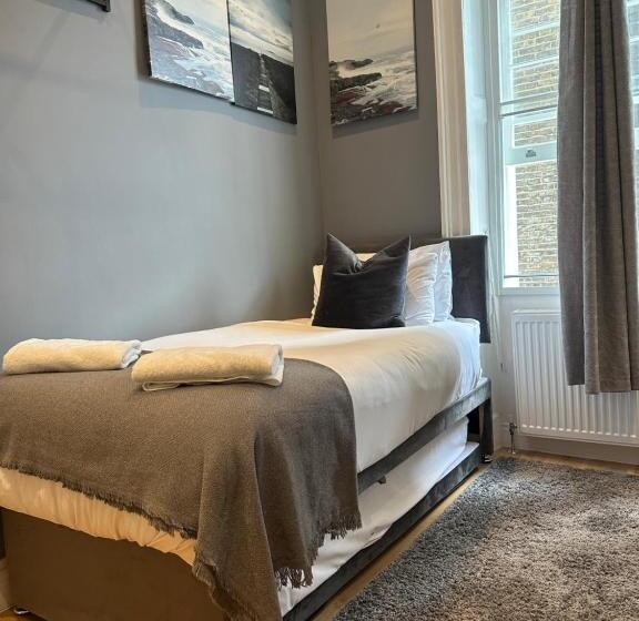 Gloucester Place   Baker Street