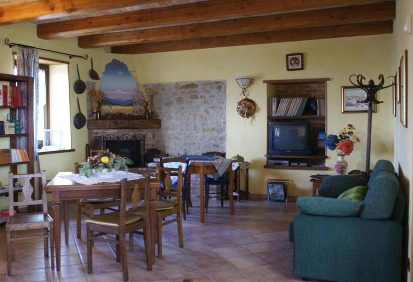 בית מלון כפרי Agriturismo La Cascina