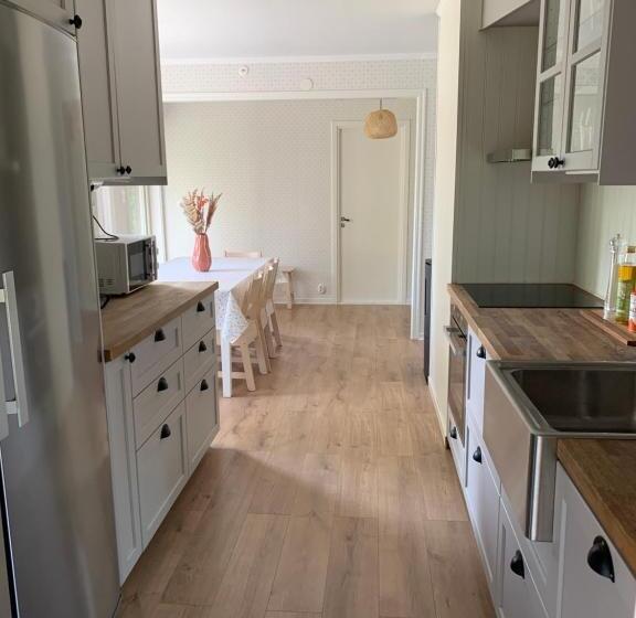 فندق Ingebo Hagar Bondgårdsboende