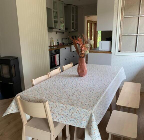 فندق Ingebo Hagar Bondgårdsboende