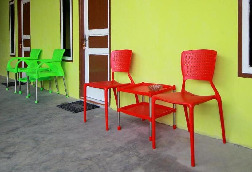 בית מלון כפרי Reddoorz Near Jalan Sejahtera Lubuk Linggau