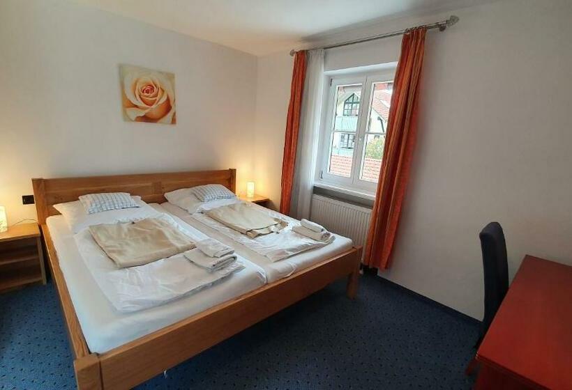 ホテル Wirtshaus Zum Baumbach