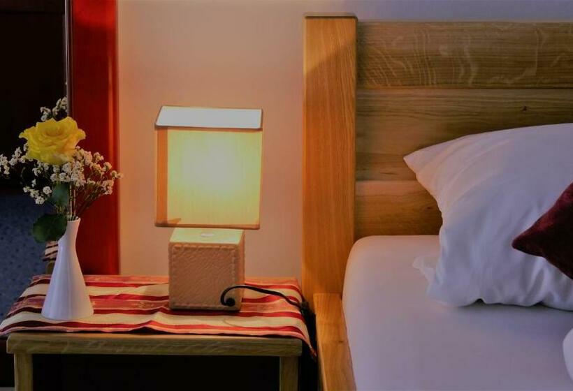 ホテル Wirtshaus Zum Baumbach